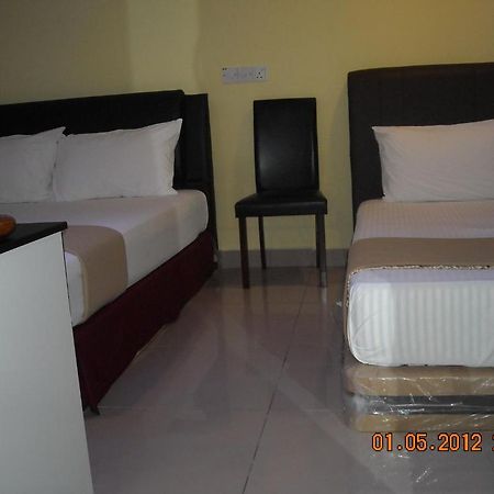 Sungai Besi H1 Hotel Сери Кембанган Стая снимка